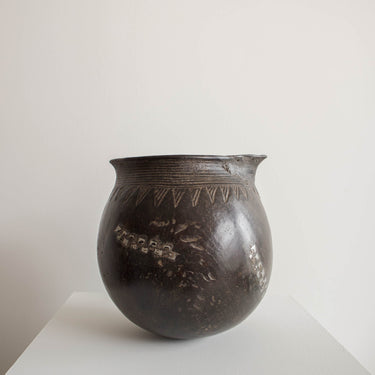Vintage Tutsi Jug No.2 - Mararamiro