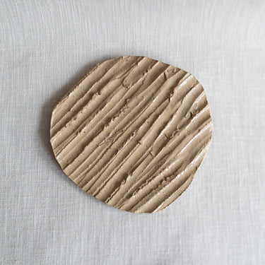 Textured Gathered Earth Plate - Mararamiro
