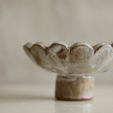 The Cupcake Pedestal - Stony - Mararamiro