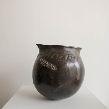 Vintage Tutsi Jug No.2 - Mararamiro