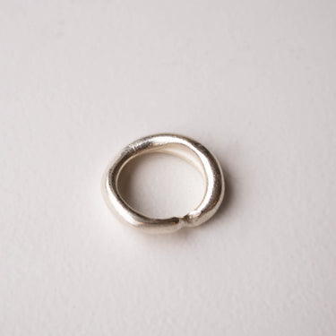 Silver Ring No.15 by Zeina Nahas - Mararamiro