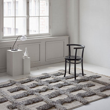 Valli, Hand Knotted Wool Rug - White + Grey (6' x 8') - Mararamiro