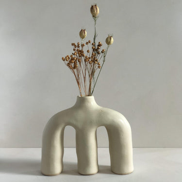 Anatomia Stoneware Vase by Ila Cerámica - Mararamiro
