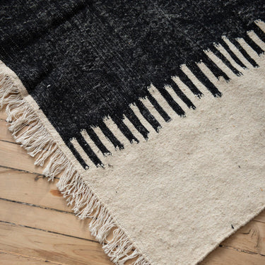 Moroccan Kilim Rug - 4.5ft x 8ft - Mararamiro