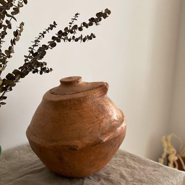 Vintage Clay Vessel With Lid - Mararamiro