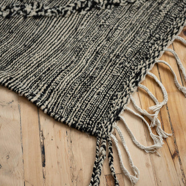 Vintage Moroccan Zanafi Kilim Rug - 4ft x 8ft - Mararamiro